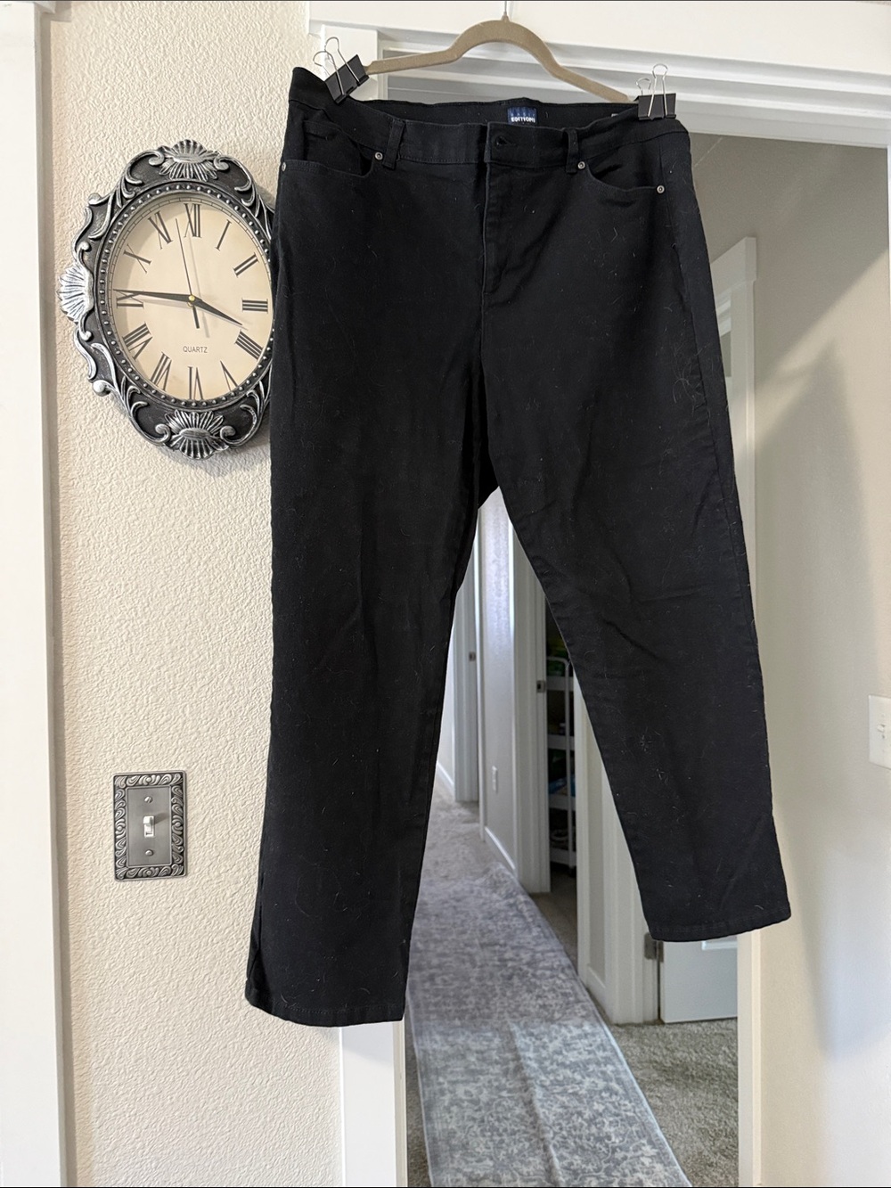 Basic Editions Black Women's Straight-Leg Jeans